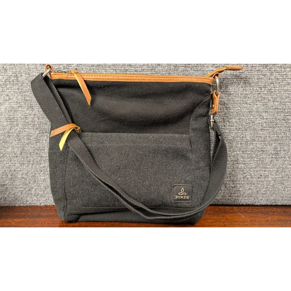PrAna Wool Blend Crossbody Bag Black Brown Trim Outdoor Travel Purse - Picture 1 of 12
